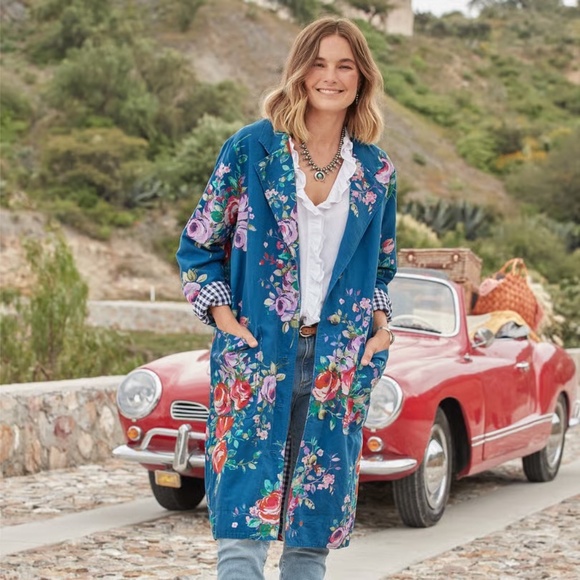 Royal Botanical Topper - Picture 2 of 3